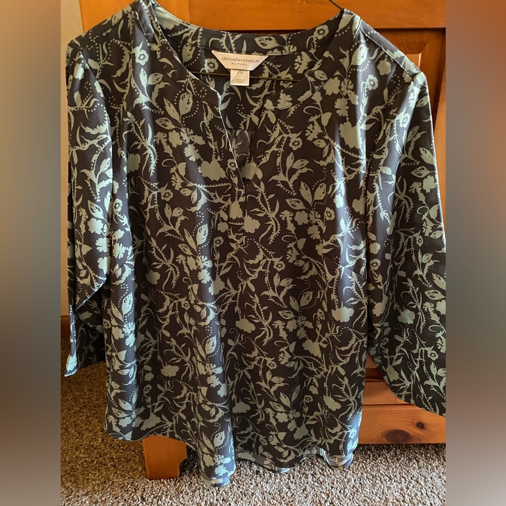 3/4 length sleeve blouse.